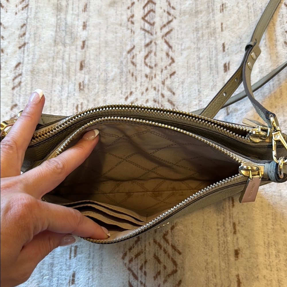 Michael Kors Olive Green Crossbody Bag - Picture 5 of 7
